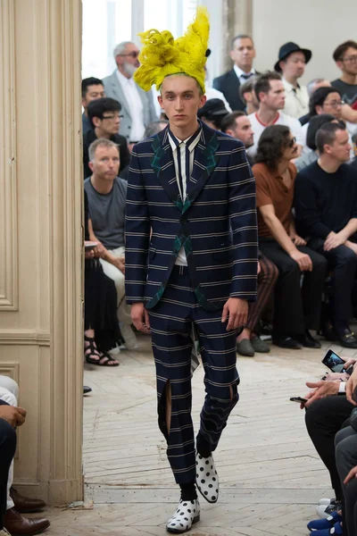 Look 24